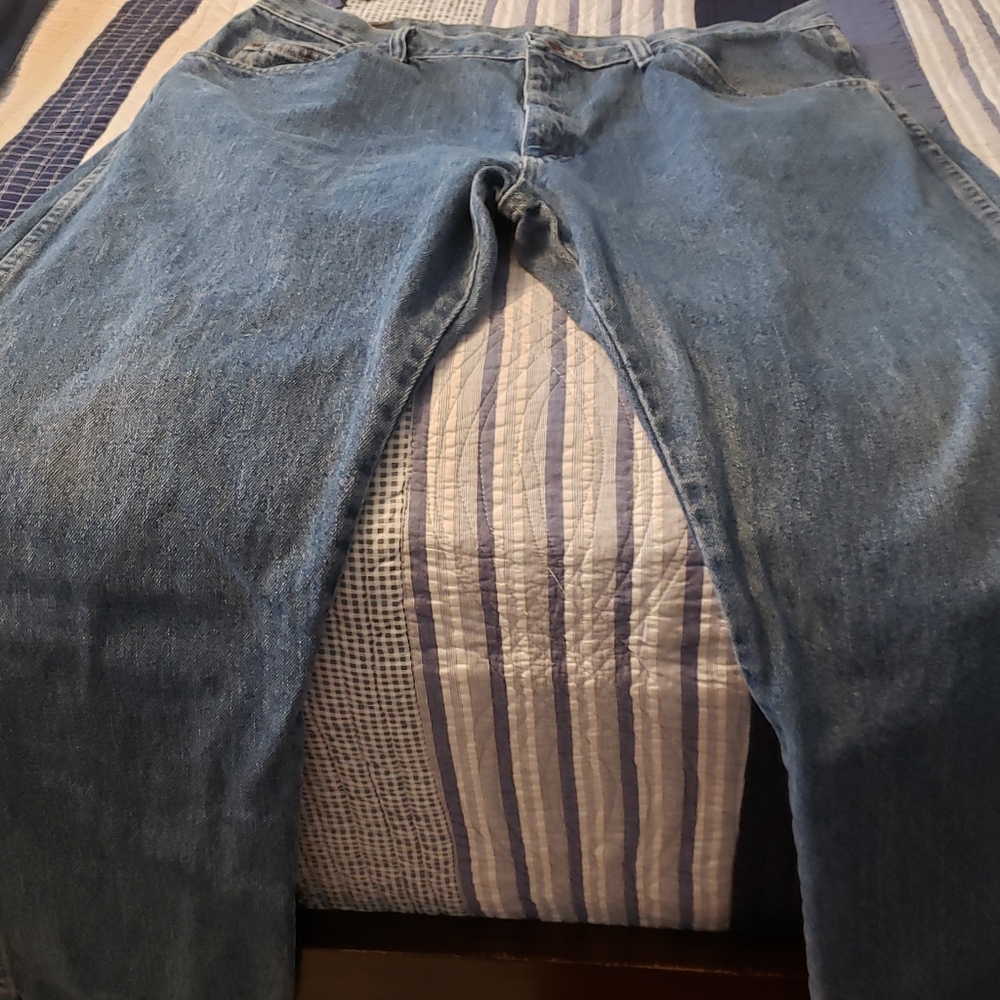 JUST REDUCED Wrangler 38x32 jeans